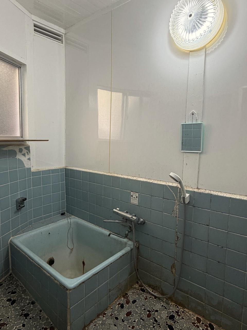 福岡市西区大字宮浦の賃貸物件/ロックな浴室。