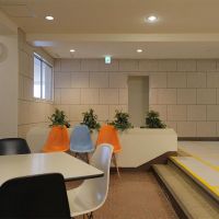 福岡市中央区赤坂の売買物件/エントランスの待合スペース。ゆったりしてます。