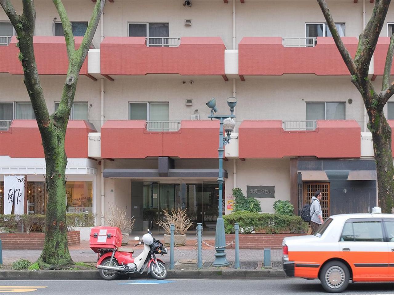 福岡市中央区赤坂の売買物件/正面外観。1階はテナント区画になってて、雰囲気作りに一役買ってくれてます。