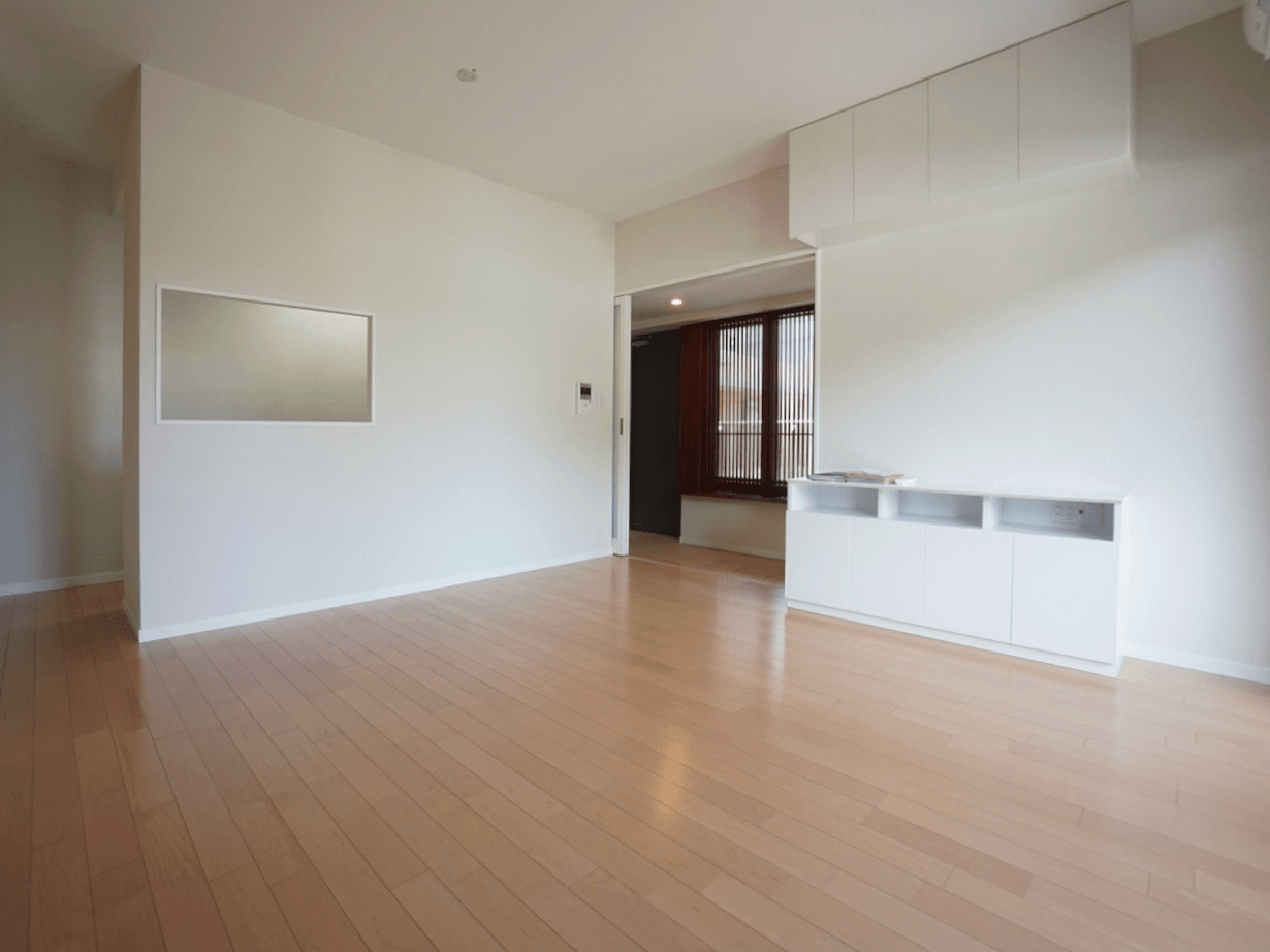 福岡市西区姪の浜の賃貸物件/床はナチュラルな色味で、どんなインテリアも馴染みそうです。
