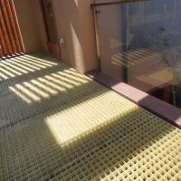 福岡市中央区福浜の売買物件/めずらしい格子状の床。光と影の表情まで楽しませてくれます。