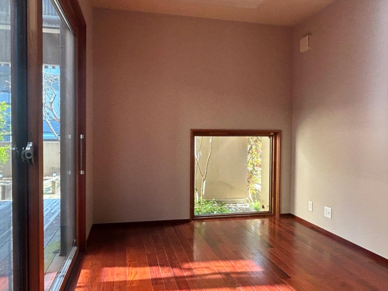 福岡市中央区福浜の売買物件/1階には6畳の洋室もあります。