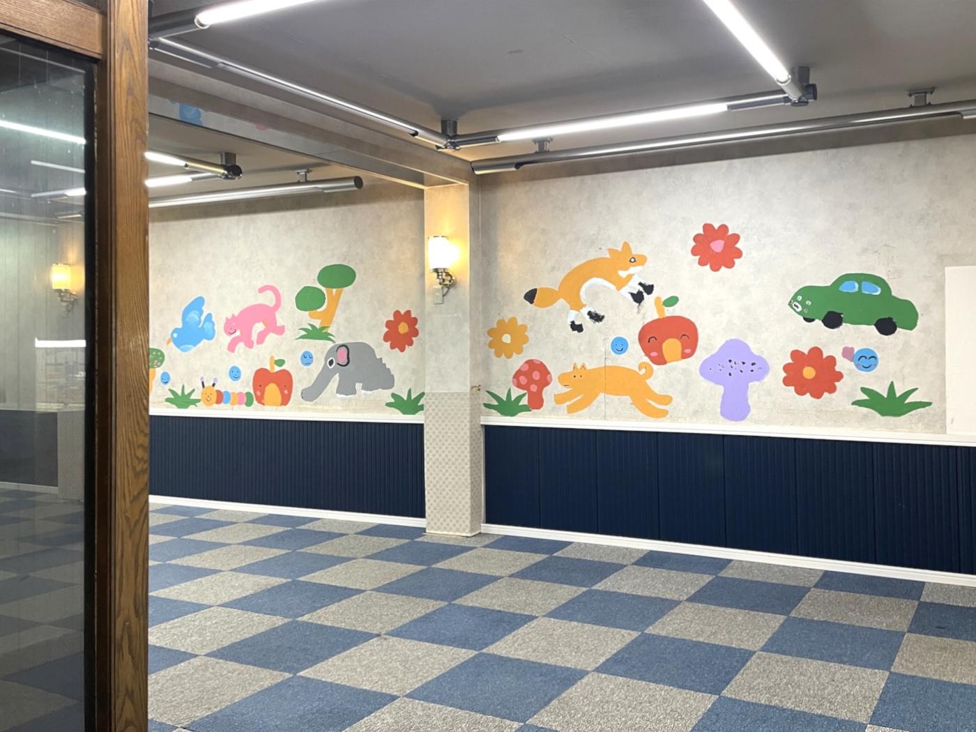 福岡県直方市古町の賃貸物件/一見、普通の物件に、華やかな手書きなイラストがあると空間がパッと明るくなります。