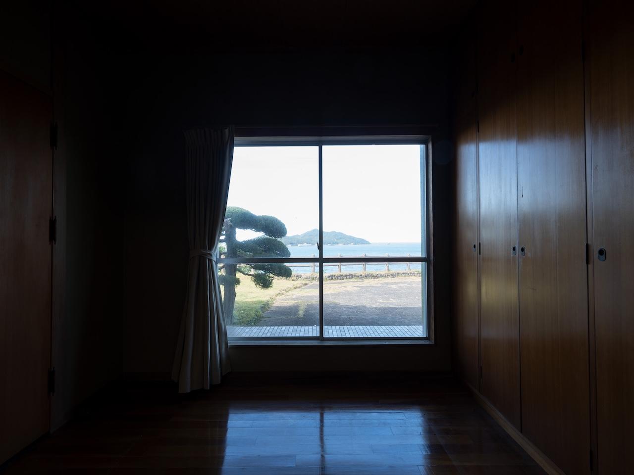 福岡市西区今宿青木の売買物件/こちらからは広いお庭が見えます。