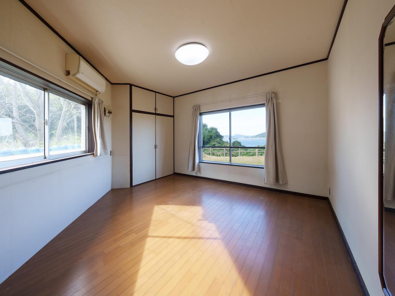 福岡市西区今宿青木の売買物件/建物2の洋室。