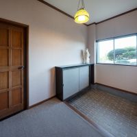 福岡市西区今宿青木の売買物件/建物2の玄関。