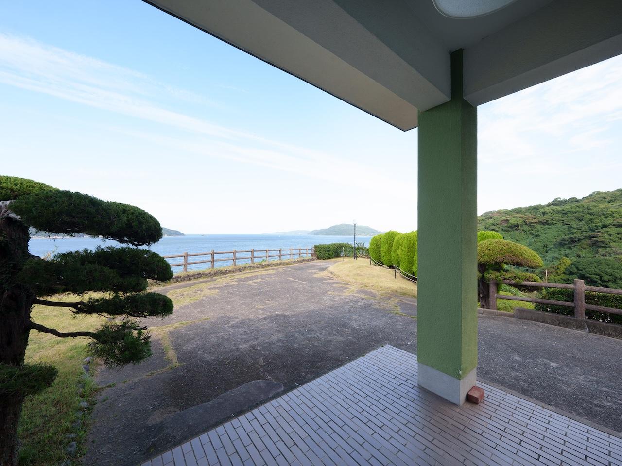 福岡市西区今宿青木の売買物件/玄関扉を開けると、海。