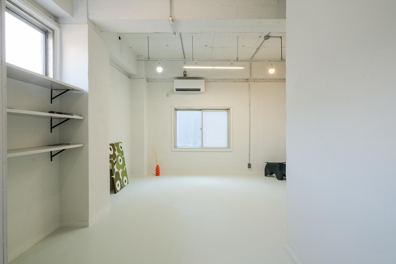 福岡市博多区御供所町の賃貸物件/ラフな質感を活かした、シンプルなリノベ空間。