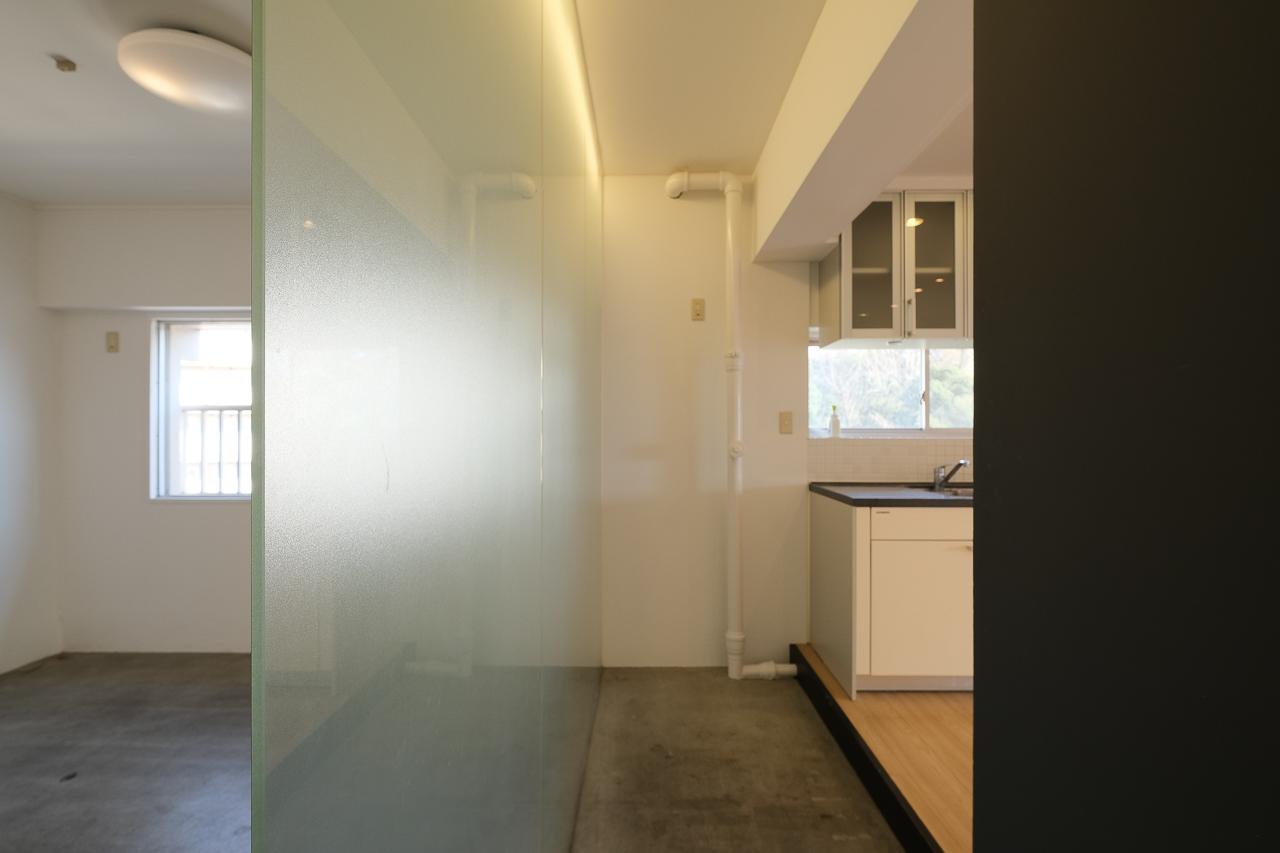 福岡市中央区桜坂の賃貸物件/靴はこの辺りにならべてね。
