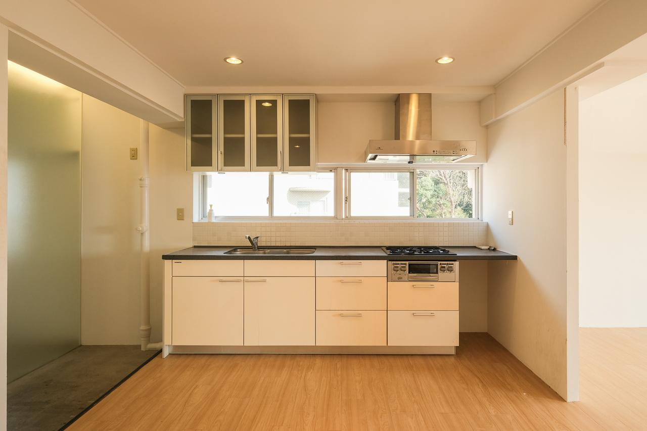 福岡市中央区桜坂の賃貸物件/レトロでモダンなキッチン。