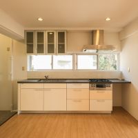 福岡市中央区桜坂の賃貸物件/レトロでモダンなキッチン。