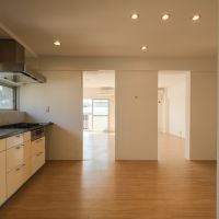 福岡市中央区桜坂の賃貸物件/キッチンからリビングへ、気持ちよく抜ける。