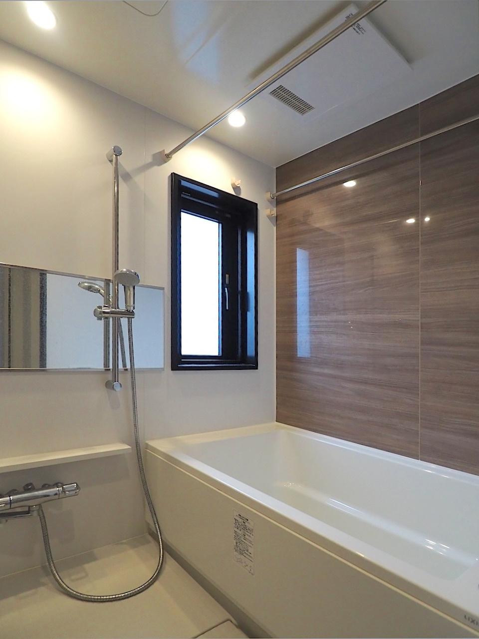 福岡市中央区今川の賃貸物件/浴室に窓のは嬉しいポイント。