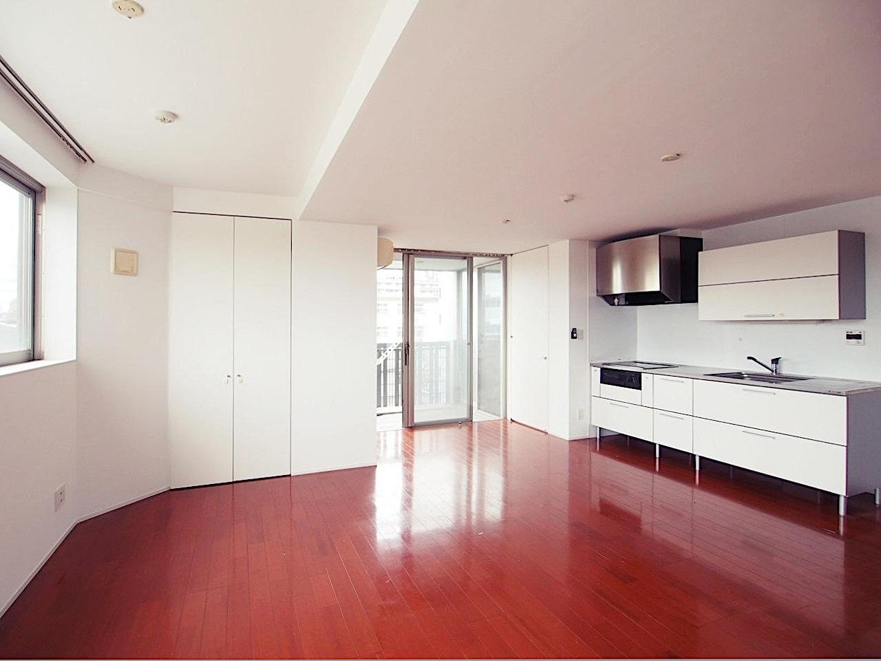 福岡市中央区唐人町の賃貸物件/壁付のキッチンなので、余計広く感じます。