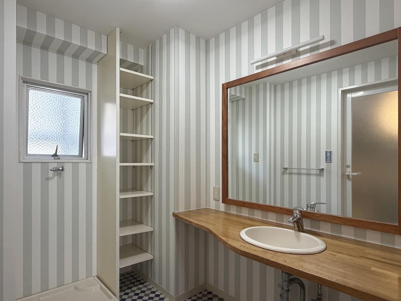 福岡市中央区平尾浄水町の賃貸物件/どこかホテルライクな洗面所。