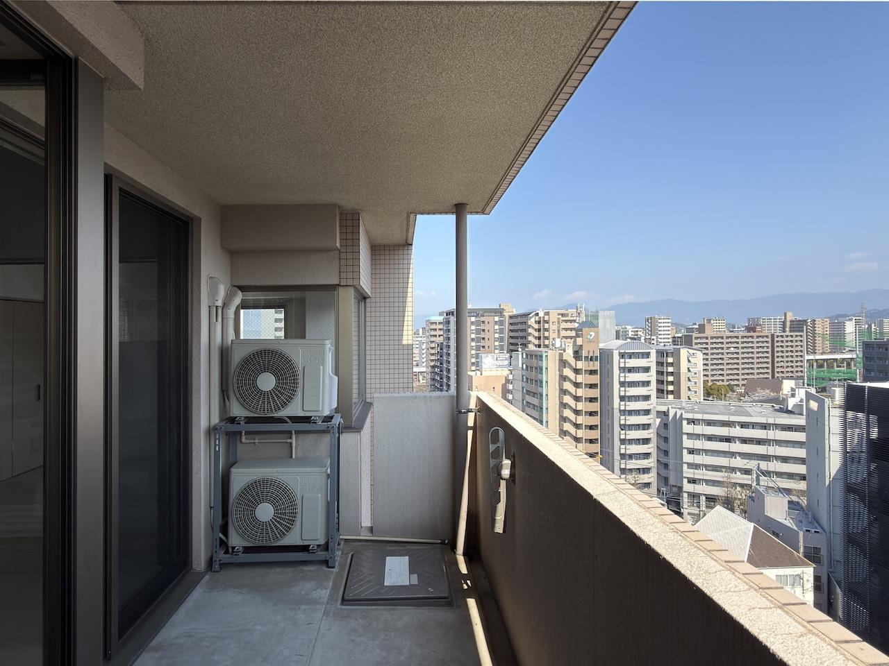 福岡市博多区美野島の賃貸物件/バルコニーは気持ち広め。