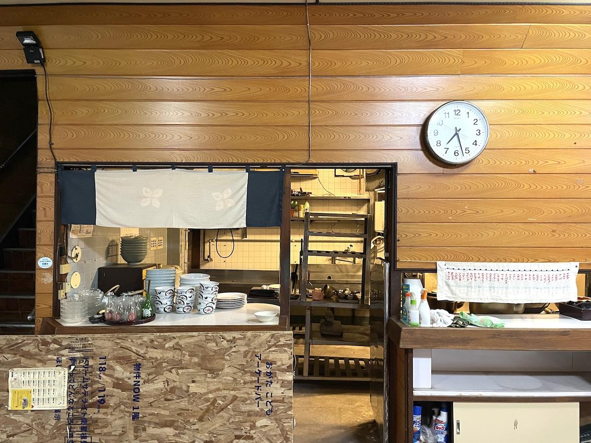 福岡県直方市須崎町の売買物件/ここはレジとして使われていたのでしょう。