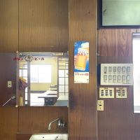 福岡県直方市須崎町の売買物件/キリンビールの鏡がレトロかわいい。
