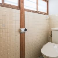 福岡市中央区谷の賃貸物件/トイレは新しめ。タイルに、昔の名残。