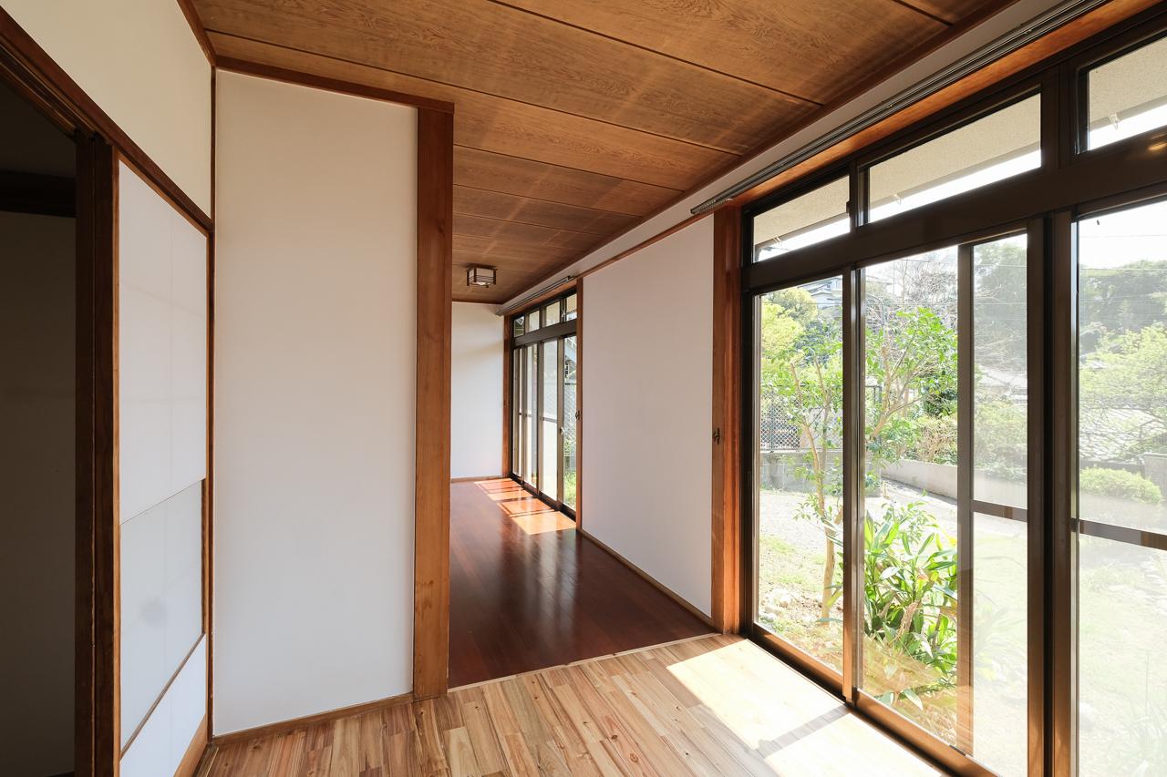 福岡市中央区谷の賃貸物件/新調されてたサッシはやや趣にかけるものの戸建に嬉しい機密性。