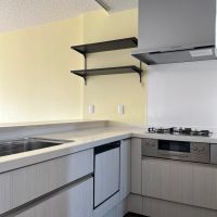 福岡市西区愛宕浜の売買物件/L字型キッチン。作業スペースがゆったりと使えます。