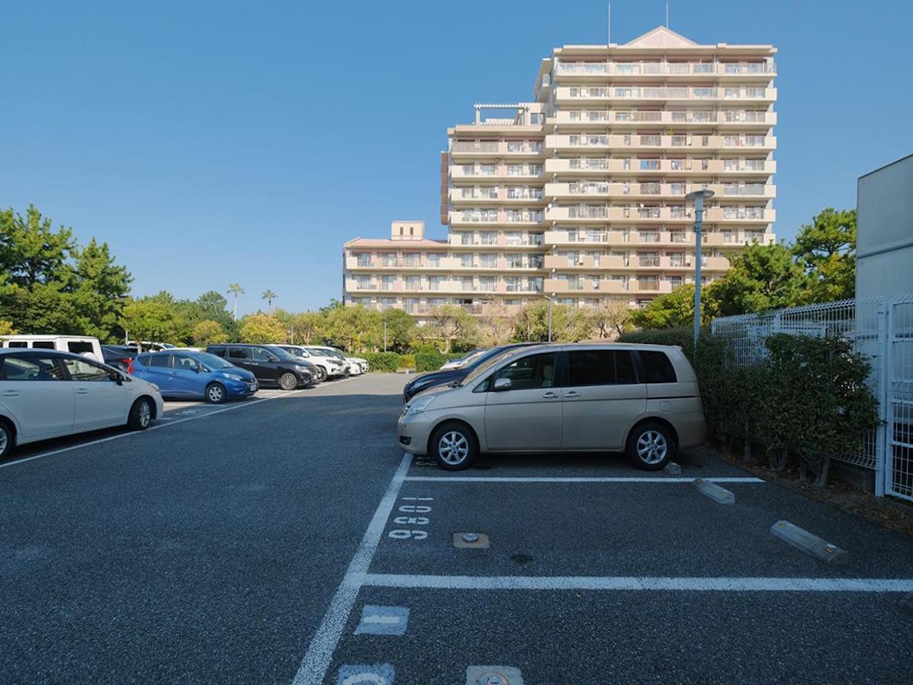 福岡市西区愛宕浜の売買物件/外観。駐車場もたくさん。