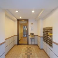 福岡市西区愛宕浜の売買物件/入口。築年数を感じさせない清潔感。