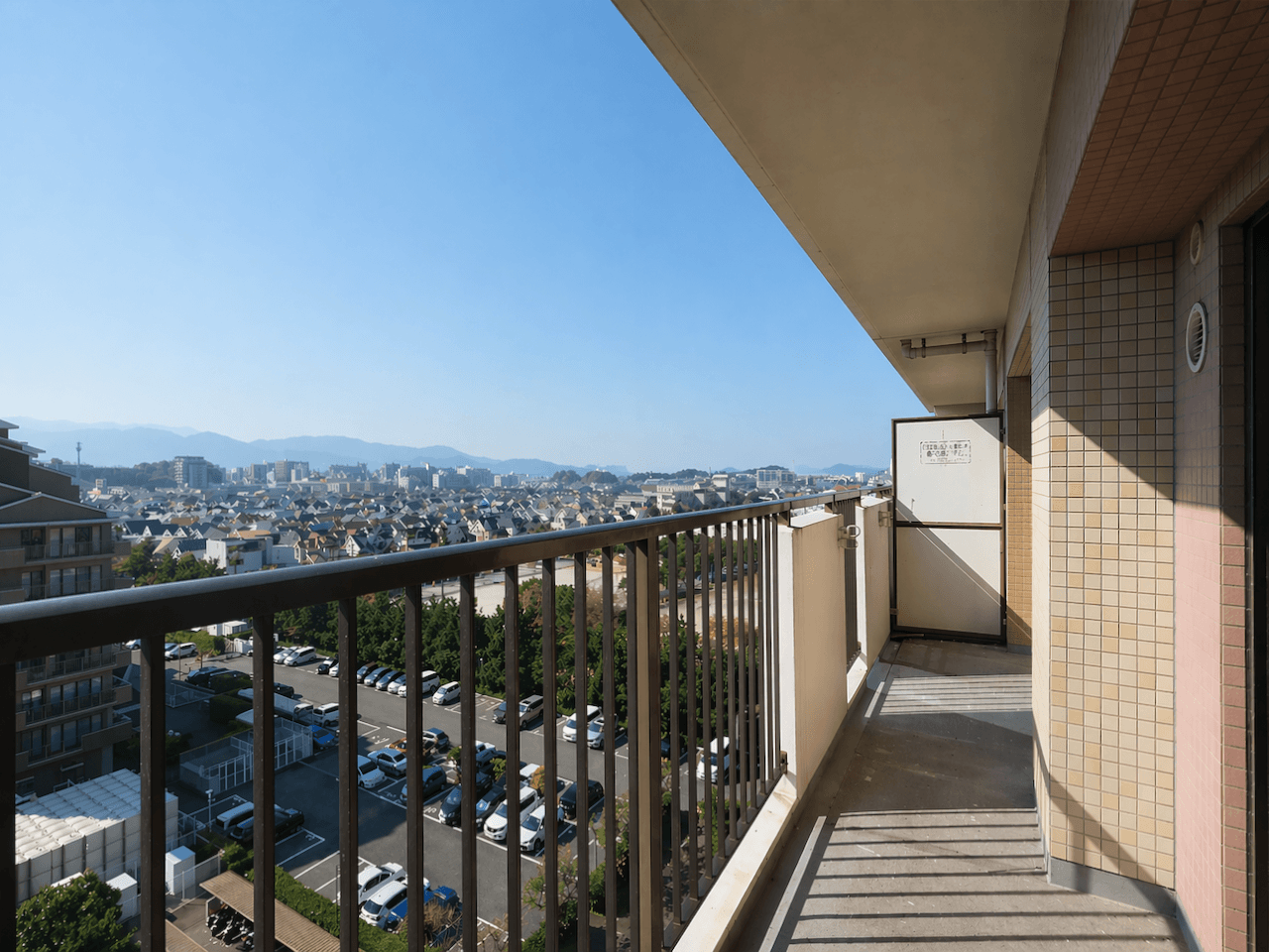 福岡市西区愛宕浜の売買物件/南向きバルコニー。こちらはこちらで抜け感も。