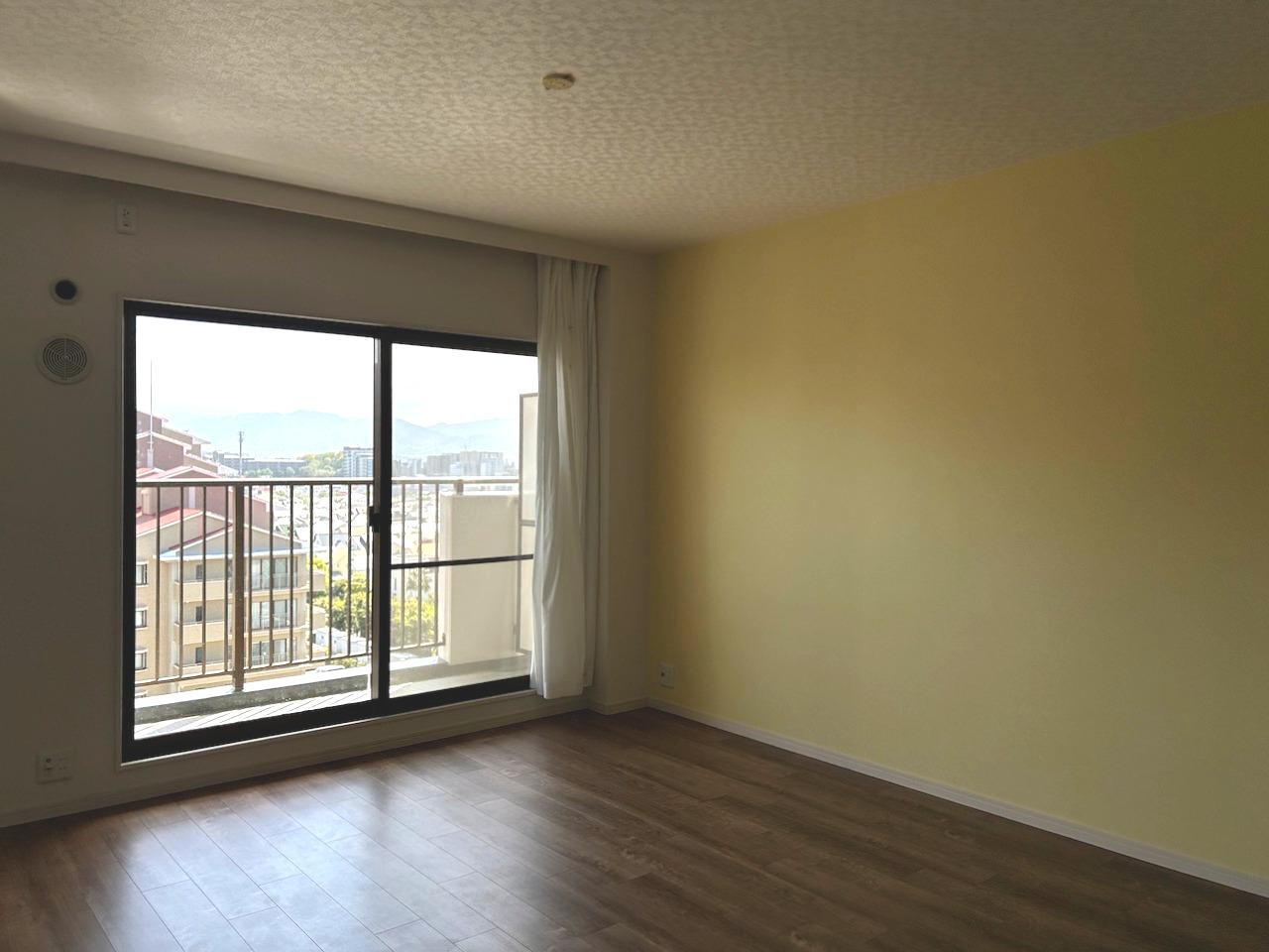 福岡市西区愛宕浜の売買物件/南向きの、明るいリビング空間です。