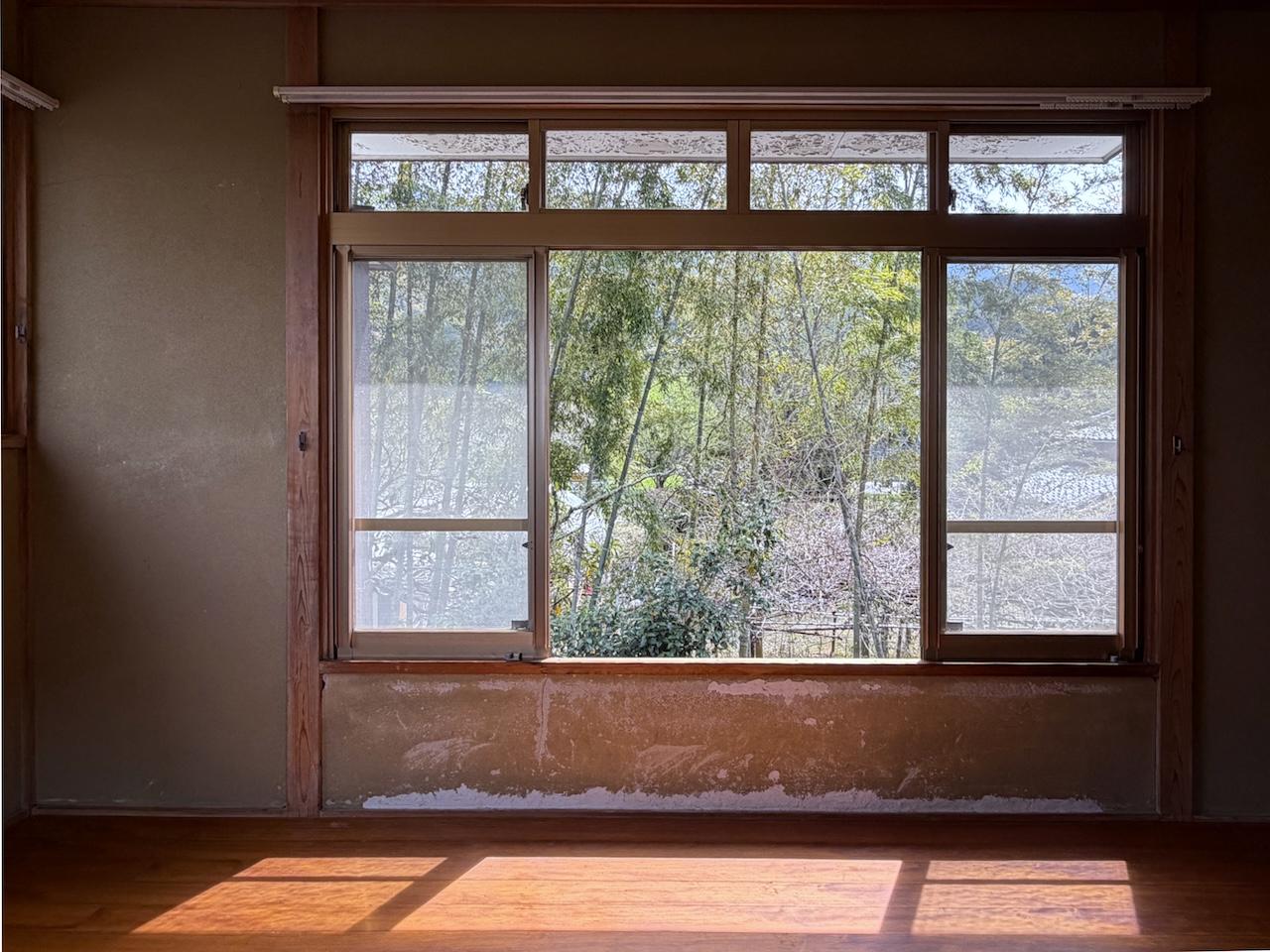 福岡県久留米市草野町の賃貸物件/2階の広縁。南向きで陽が差し込みます。