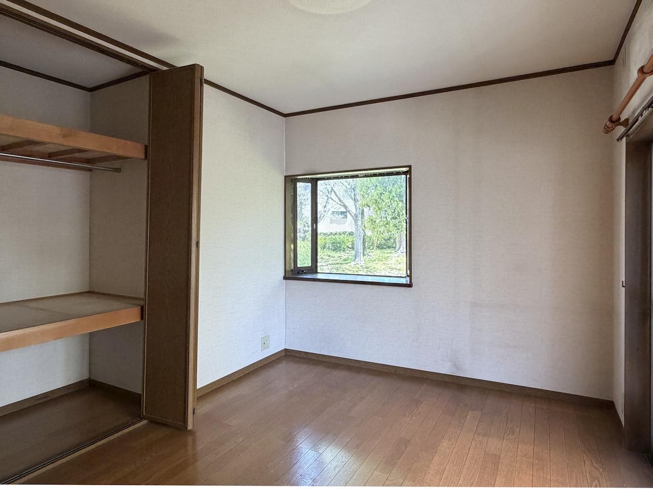 福岡市中央区小笹の賃貸物件/住居区画：2階洋室1。ほどよい広さ。