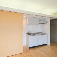 福岡市中央区薬院の賃貸物件/キッチンは余計な装飾がないぶん、器や道具で自分らしさを加えていける楽しさがあります。