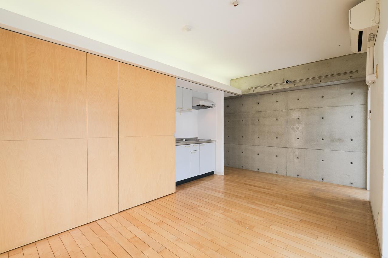 福岡市中央区薬院の賃貸物件/無機質なのにあたたかみを感じるお部屋。