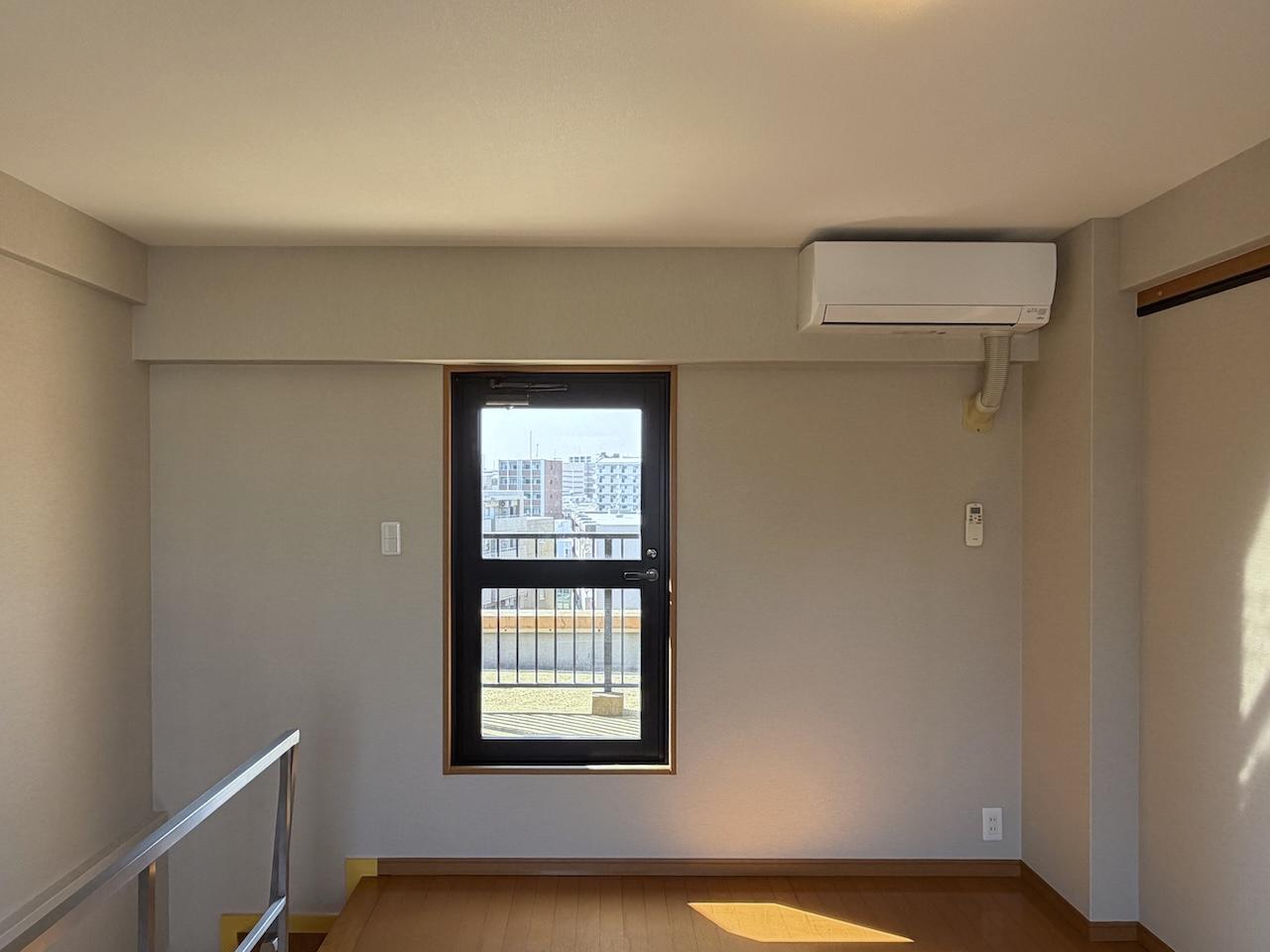 福岡市南区大楠の賃貸物件/洋室の反対側にも扉が！！