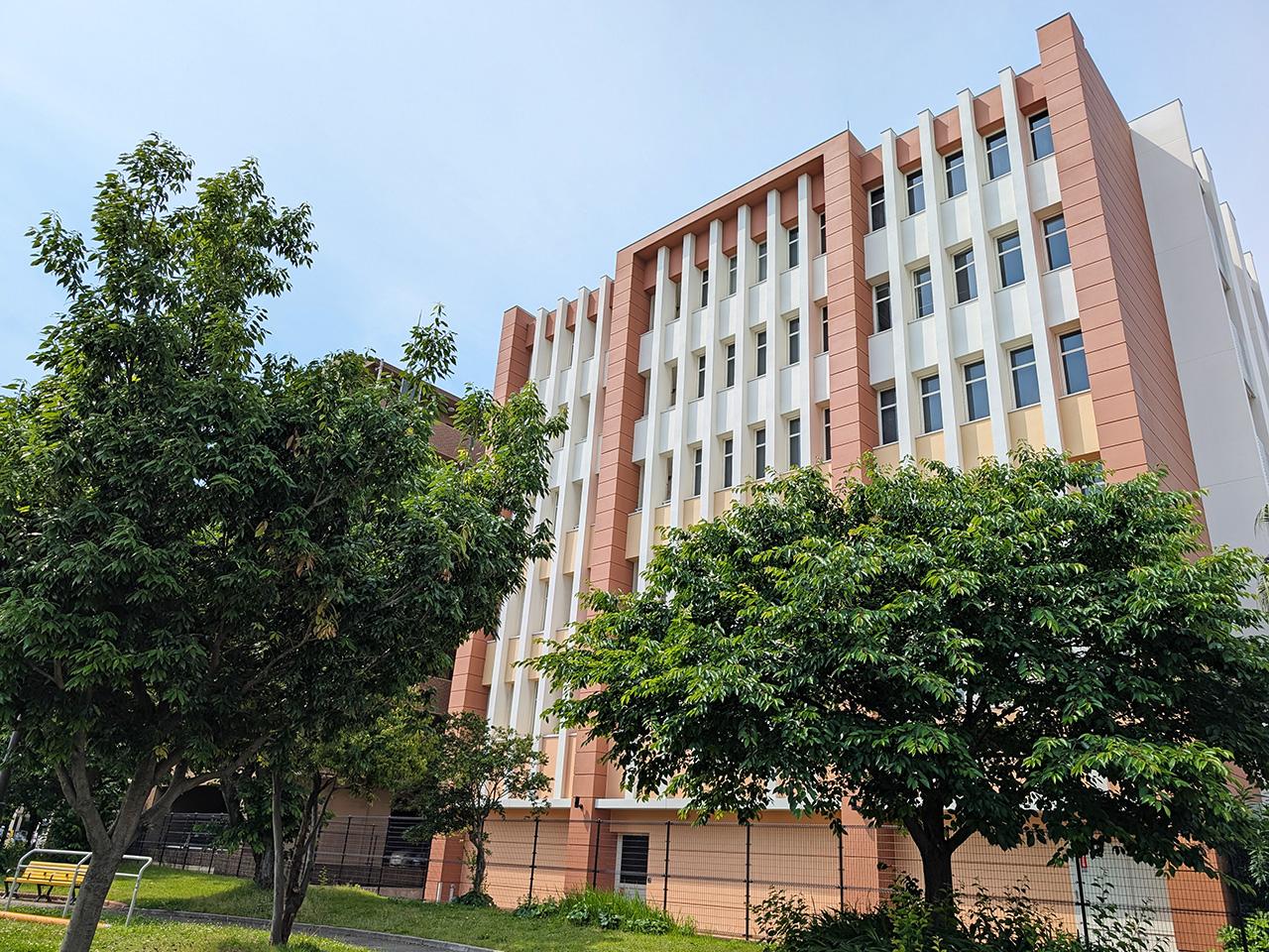 福岡市博多区東比恵の賃貸物件/オレンジを基調としたおしゃれな外観。