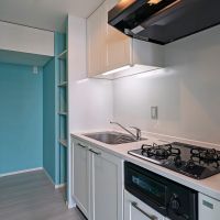 福岡市博多区東比恵の賃貸物件/広いキッチンは2口コンロ付き。