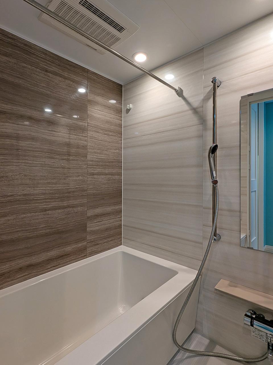 福岡市博多区東比恵の賃貸物件/浴室乾燥機付きのお風呂。