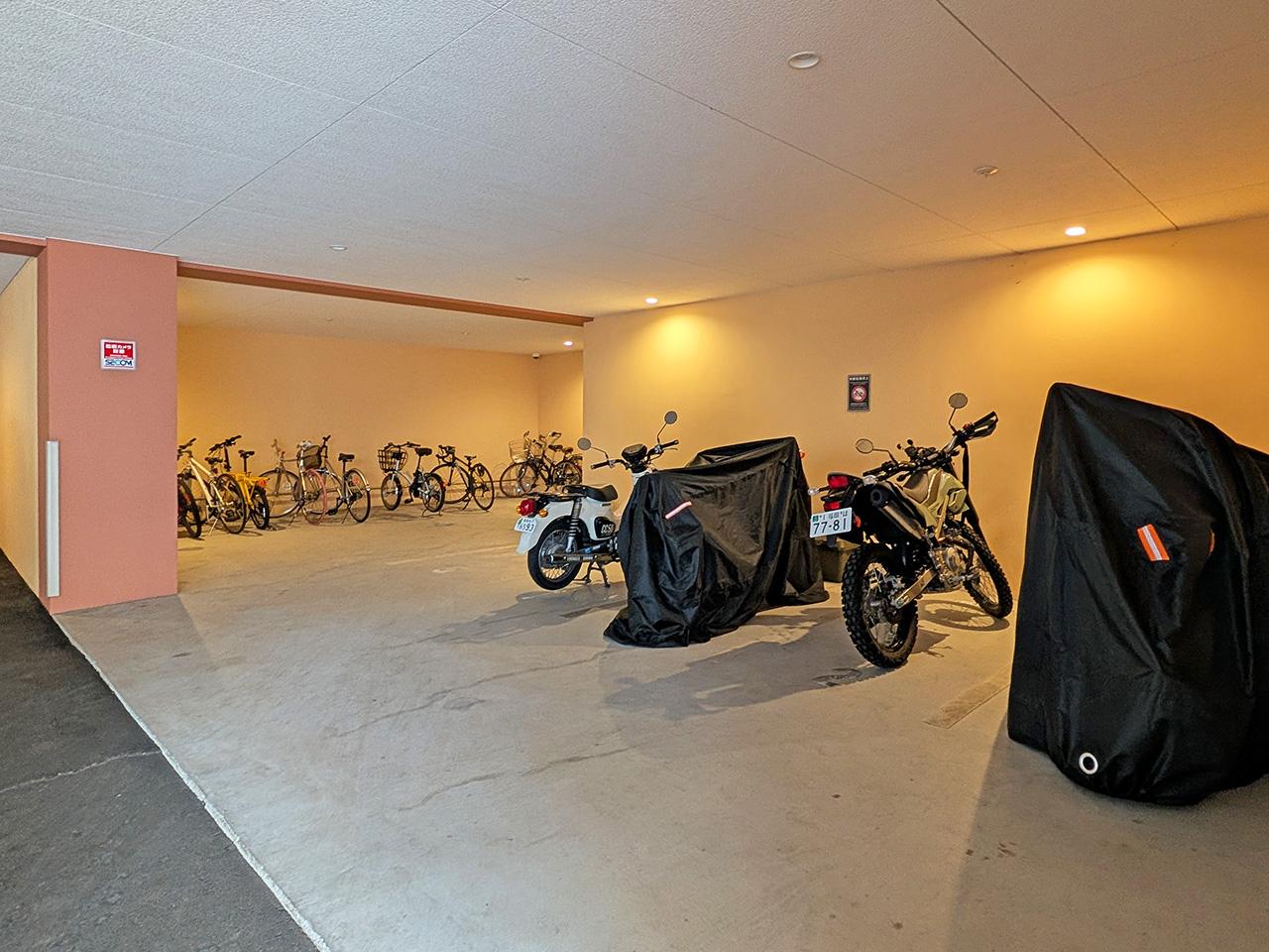 福岡市博多区東比恵の賃貸物件/駐輪場も広々としていて、管理が行き届いています。