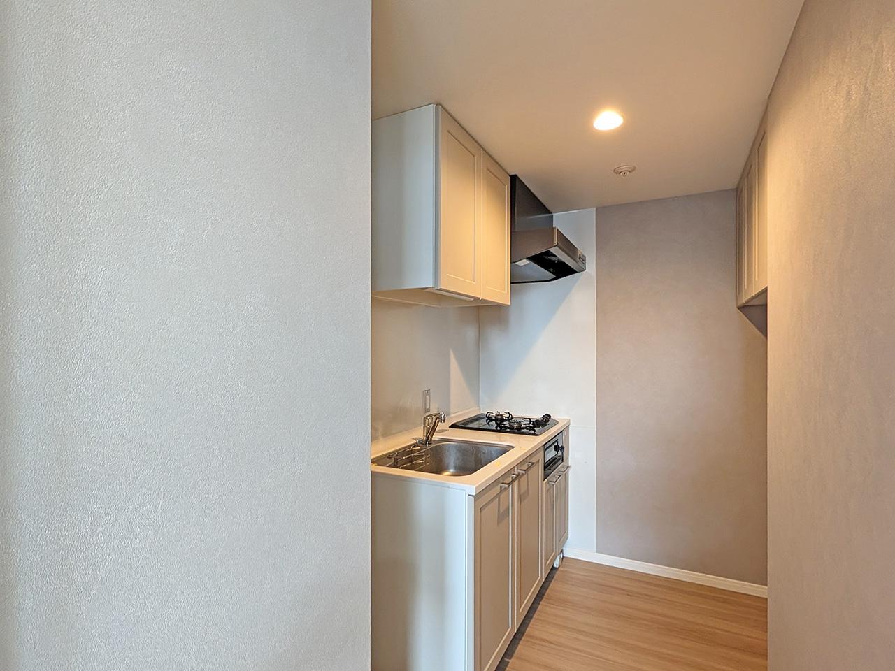 福岡市博多区東比恵の賃貸物件/キッチンは2口コンロ付き。