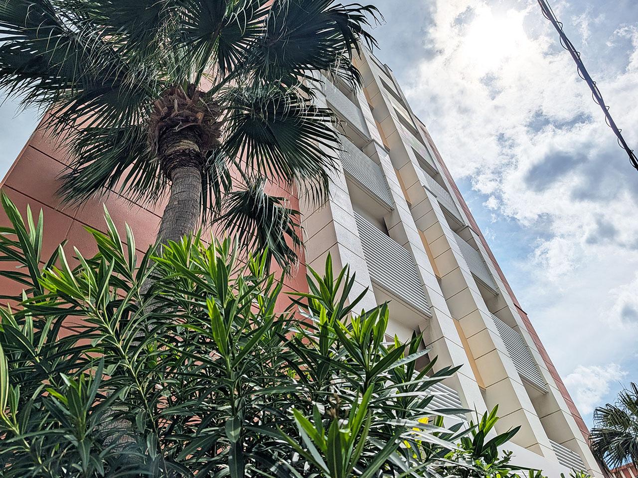 福岡市博多区東比恵の賃貸物件/南国風の建物です。