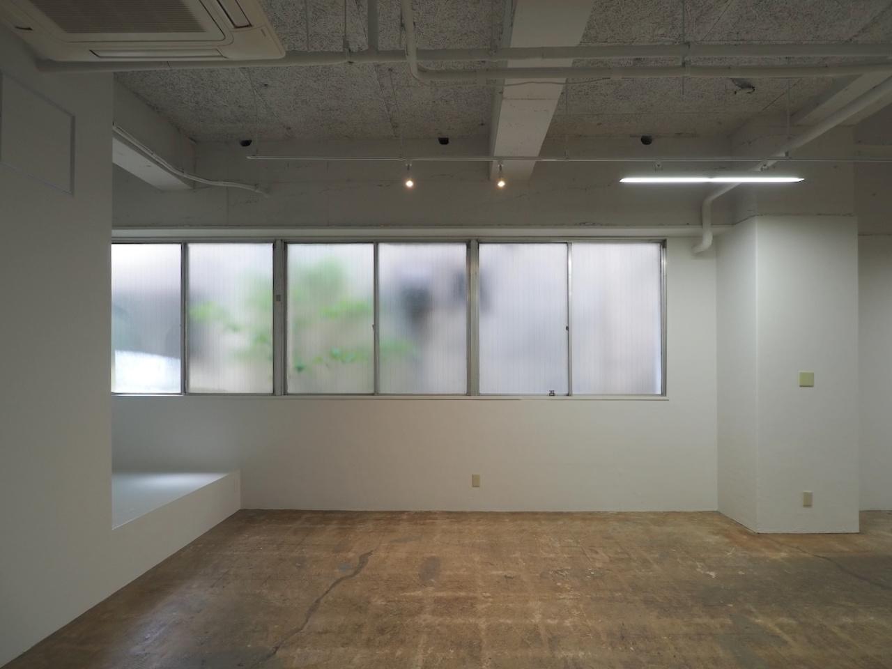 福岡市中央区清川の賃貸物件/連続した窓。