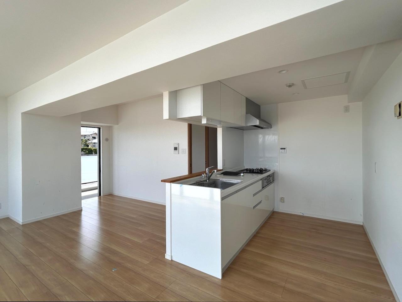 福岡市東区水谷の賃貸物件/対面キッチンの造り。(別部屋のもの)