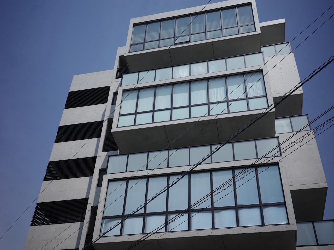 福岡市東区水谷の賃貸物件/外観。周辺の中で、存在感が抜きん出てました。

