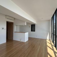 福岡市東区水谷の賃貸物件/内装はシンプルな明るい木目のフローリングです。