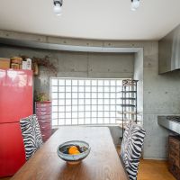 福岡市中央区六本松の賃貸物件/ガラスブロック越しのやわらかい光。