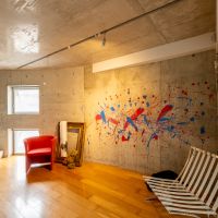 福岡市中央区六本松の賃貸物件/ステップの先にはちょっとした展示スペースが。来客スペースにもよさそう。