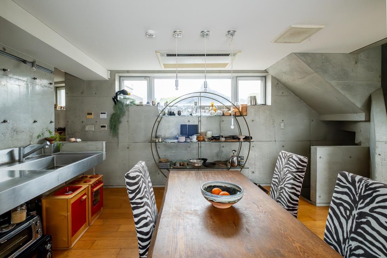 福岡市中央区六本松の賃貸物件/ガラスブロック側から。