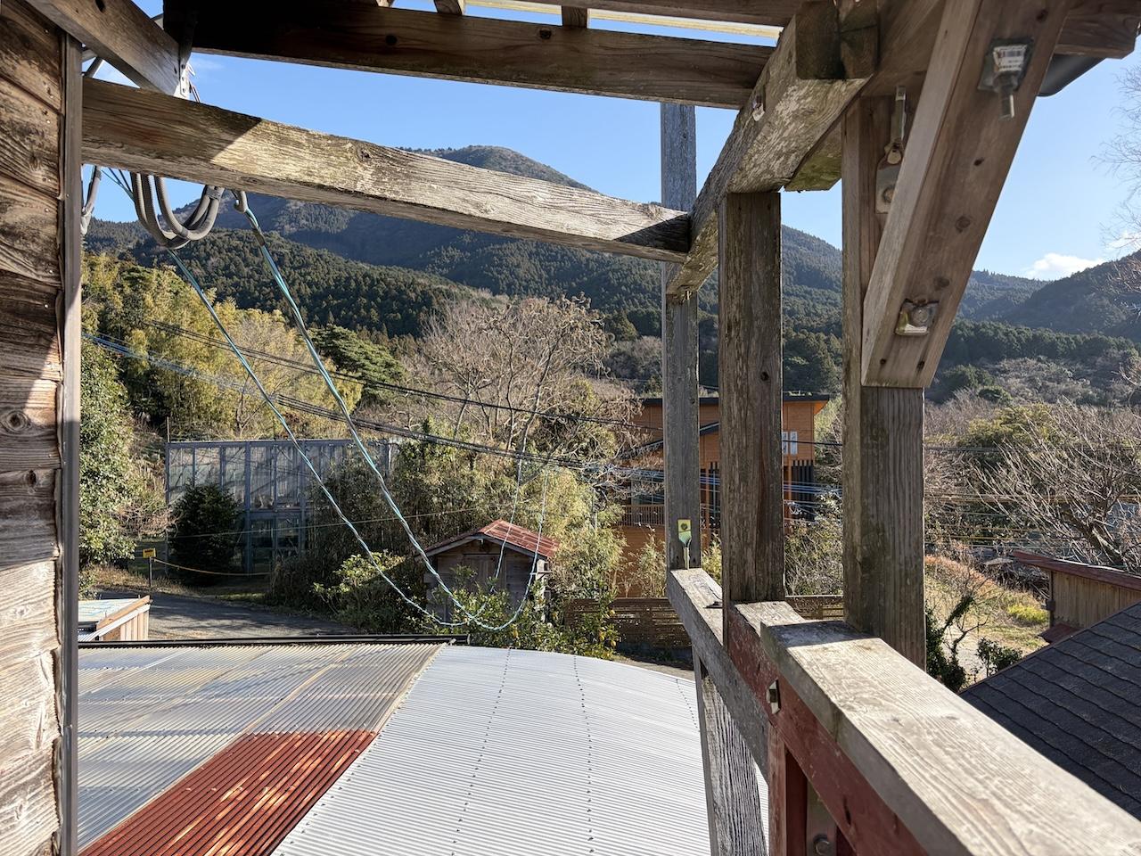 糸島市二丈吉井の売買物件/2階デッキ。この先の屋根の上にもデッキを延長したい！