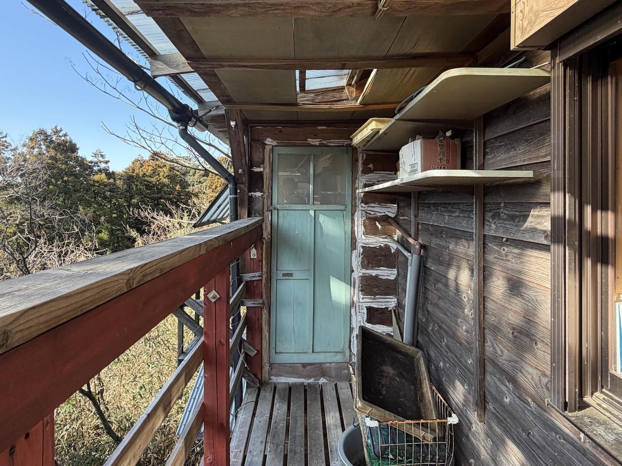糸島市二丈吉井の売買物件/デッキを進むと・・・。