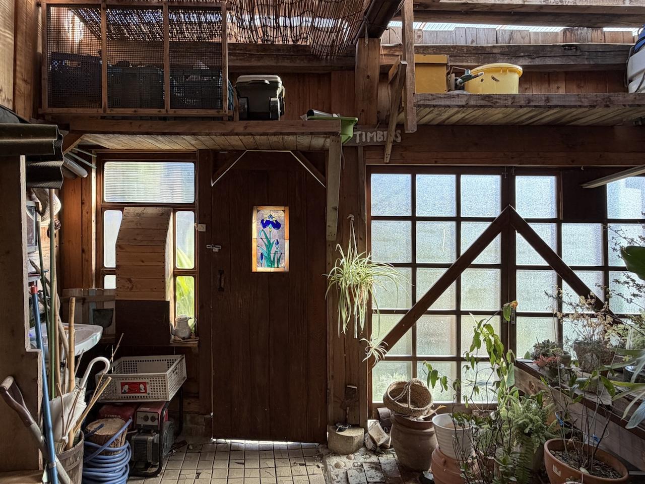 糸島市二丈吉井の売買物件/玄関周り。